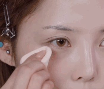 眼線暈妝 眼線暈妝怎么辦?