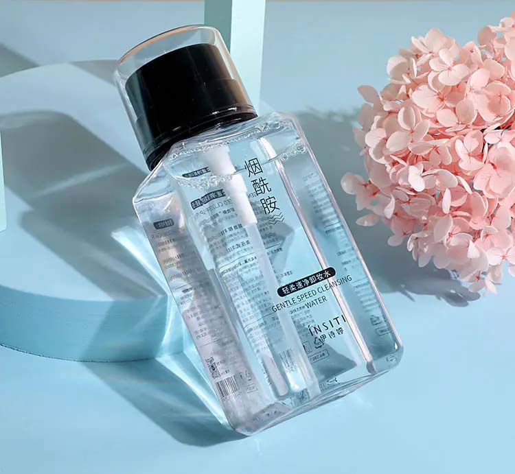 卸妝水 卸妝產品怎么選擇及卸妝產品的使用方法