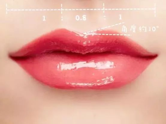 唇妝的正確畫法 唇妝應該怎么畫?唇妝的正確畫法