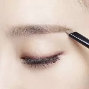 自然眉型畫法步驟3 眉毛如何畫才好看?畫好眉毛的方法!