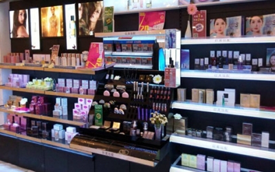 化妝品實(shí)體店競(jìng)爭(zhēng)進(jìn)入存量時(shí)代？！